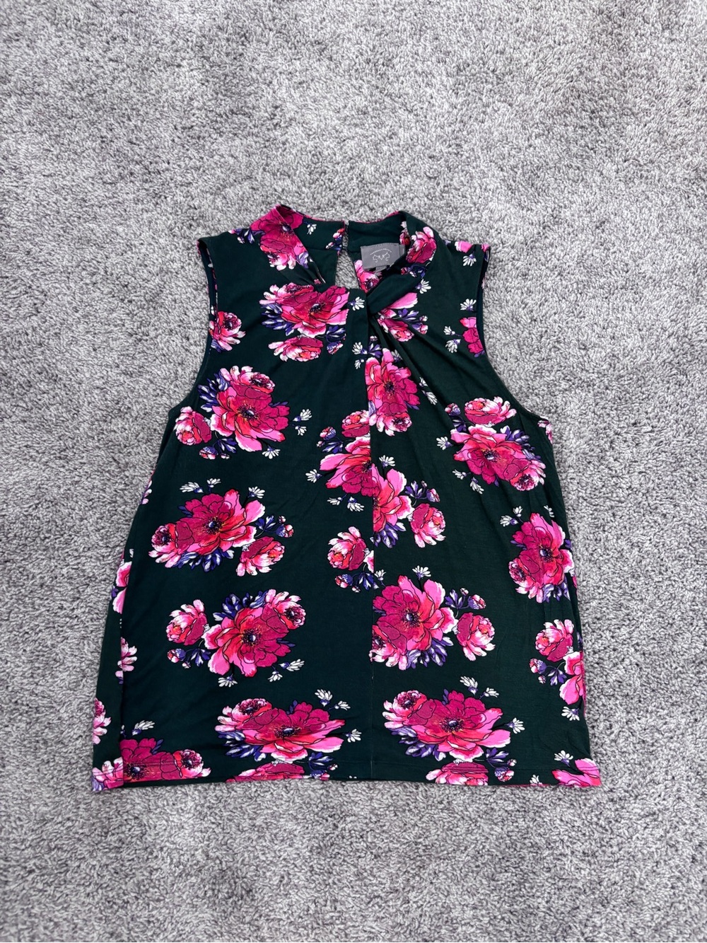 Vanessa Virginia Floral Tie-Neck Halter Camisole in Dark Green - Picture 2 of 6